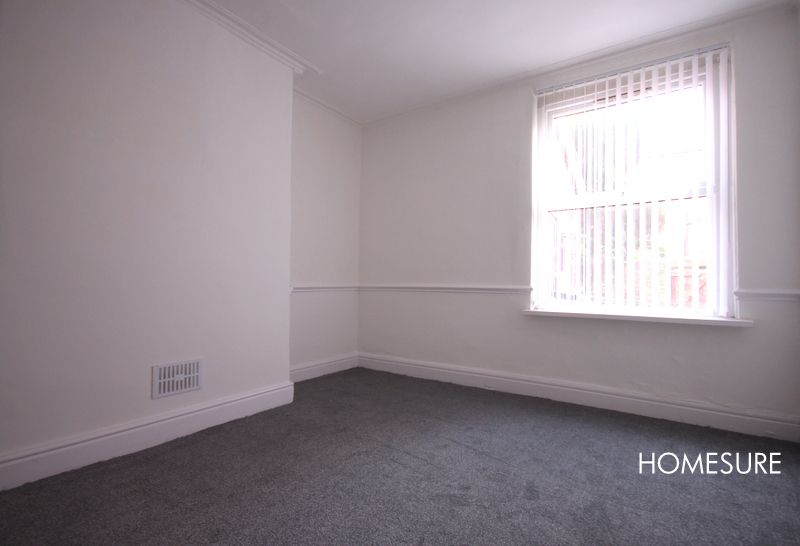 Property photo 2 of 11 Dining Room