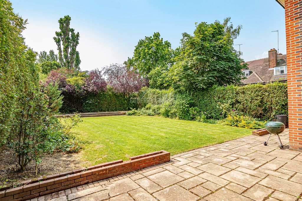 Property photo 3 of 18