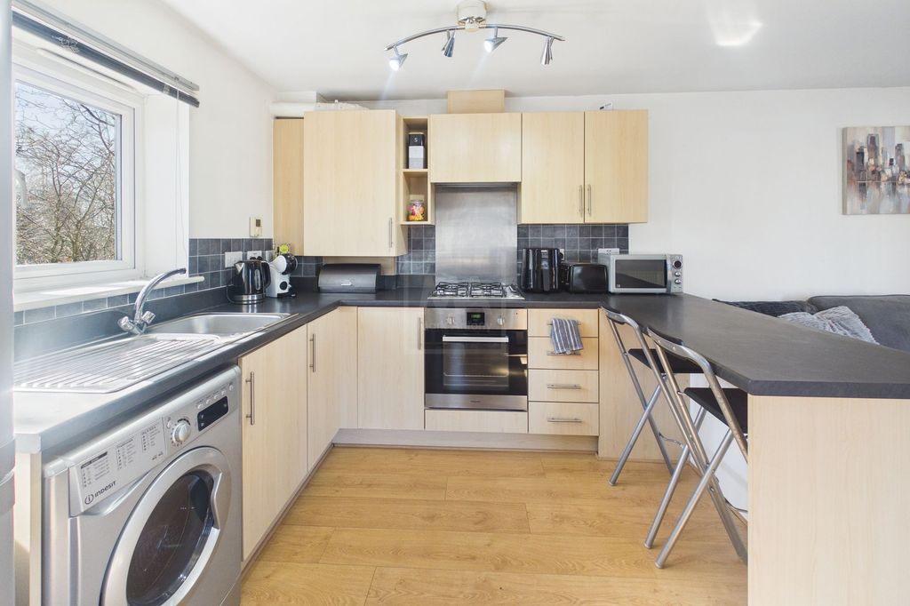 Property photo 3 of 9