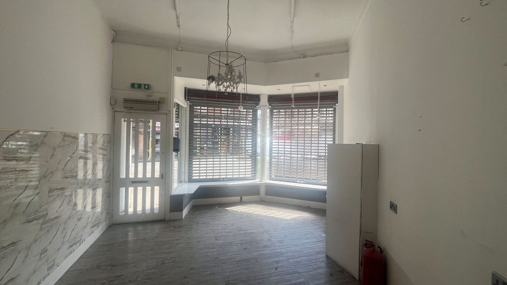 Property photo 3 of 5 Allied-Surveyors-Scotland-Retail-03