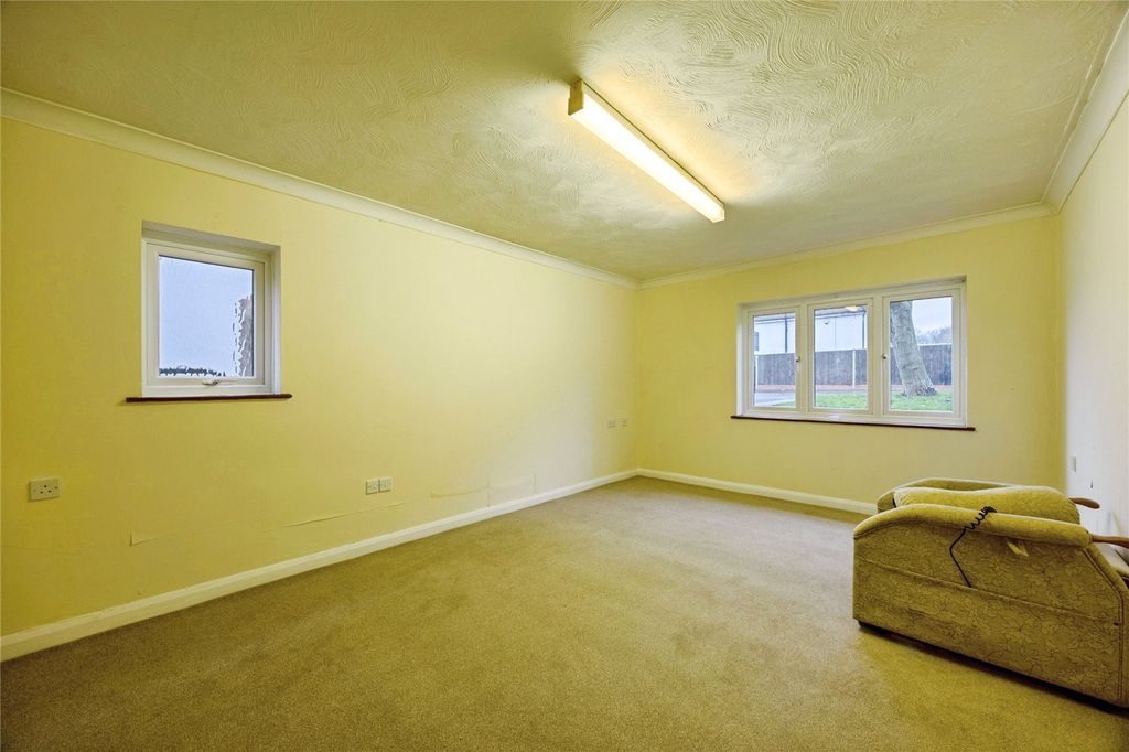 Property photo 2 of 11 Lounge