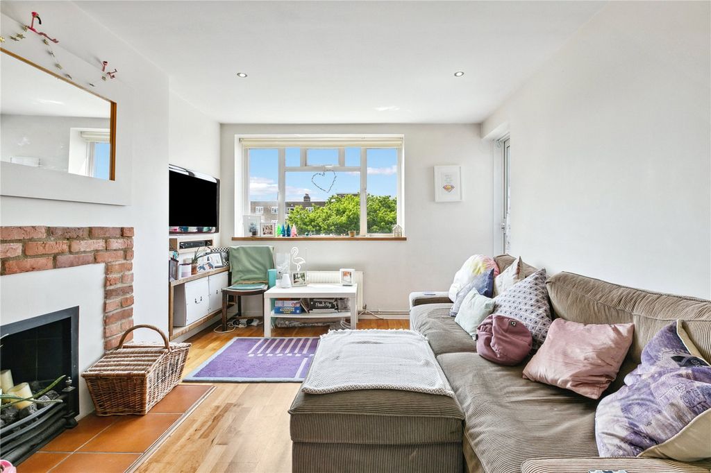 Property photo 2 of 11 Reception Room