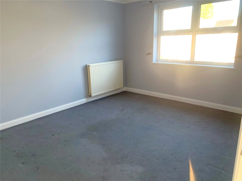 Property photo 2 of 10 Living Room