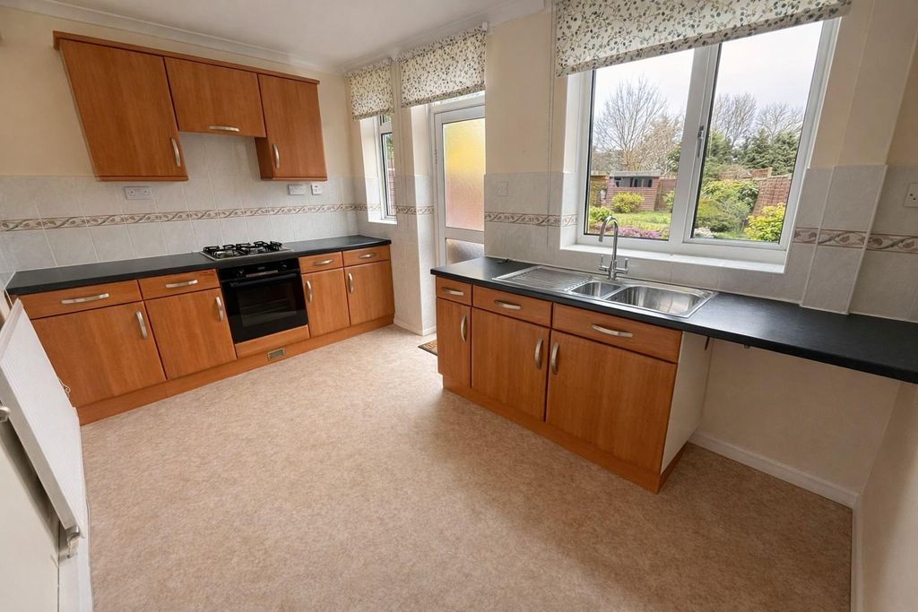 Property photo 3 of 8 Kitchen.Jpg