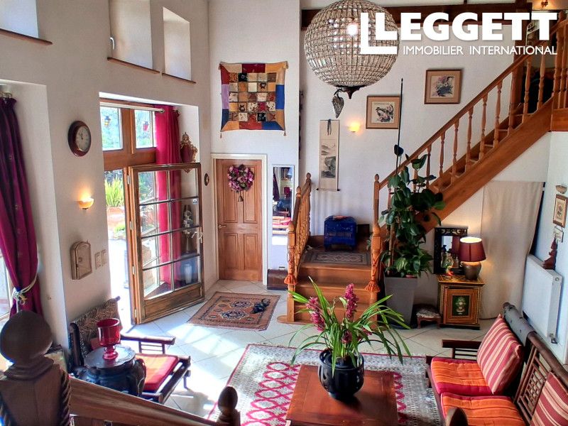 Property photo 2 of 10