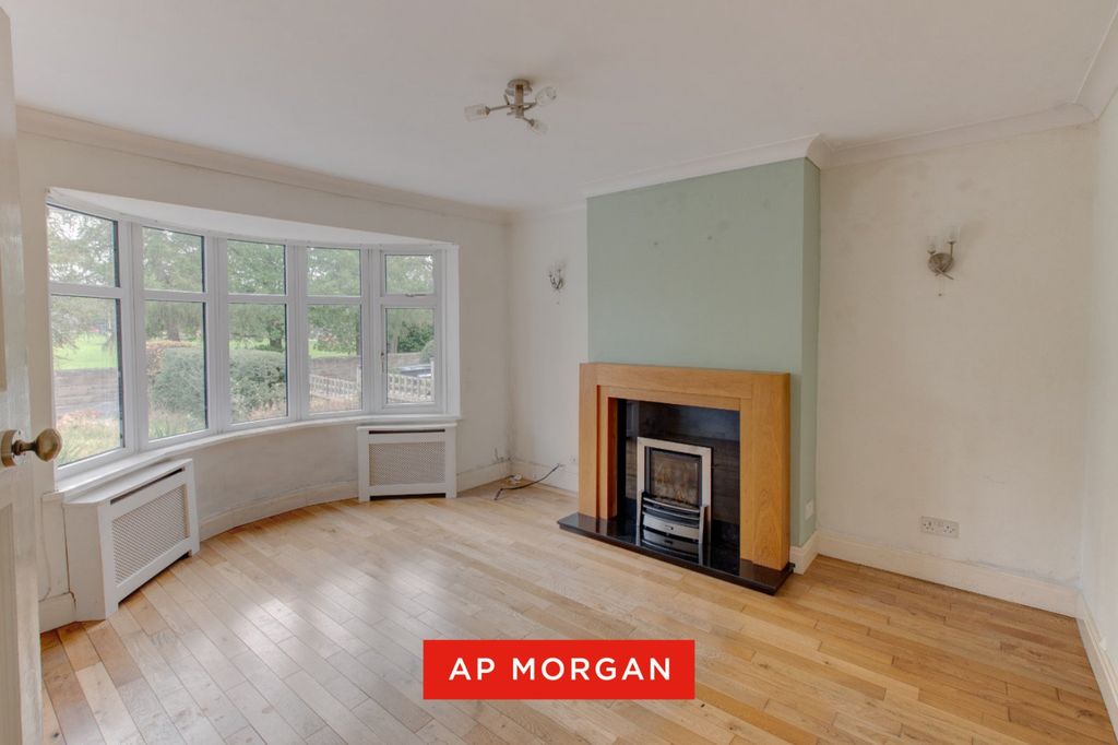 Property photo 2 of 12 Picture No. 24