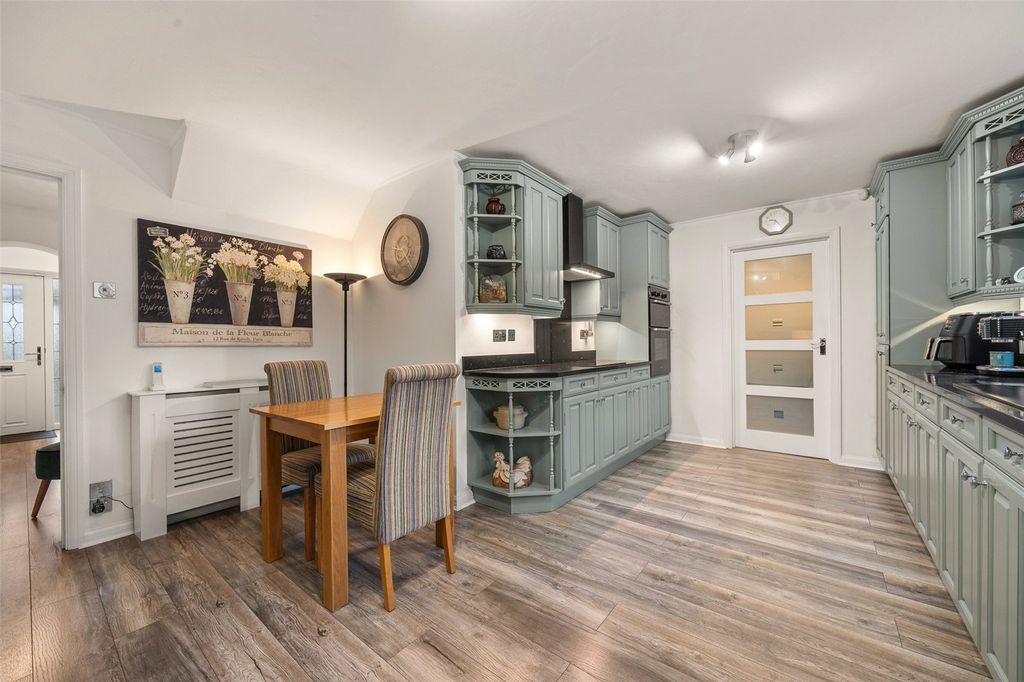 Property photo 3 of 19 Picture No. 12