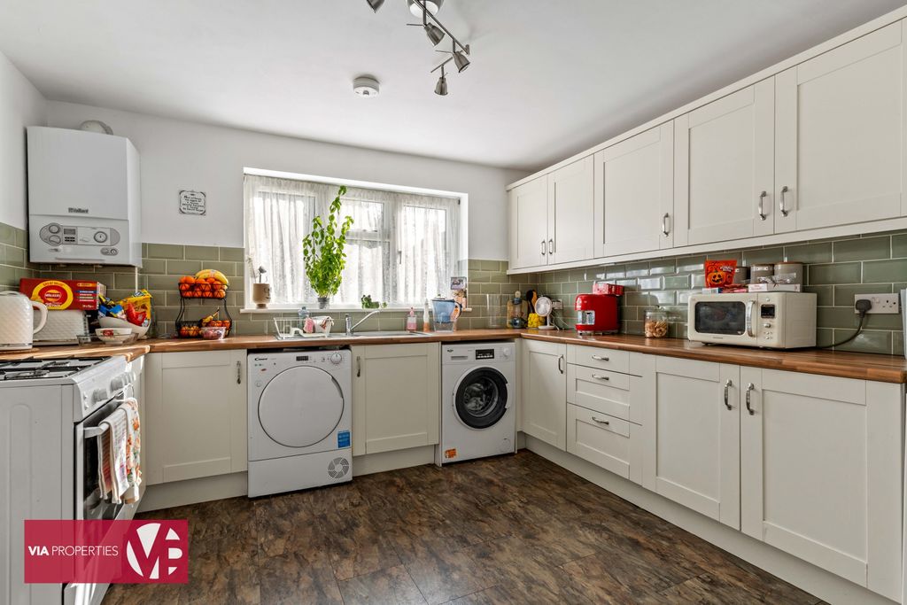 Property photo 2 of 18 Photo 5