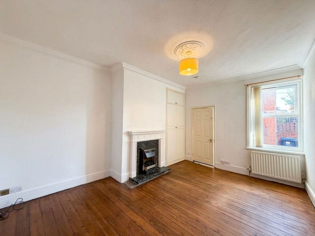 Property photo 2 of 7 Living Room