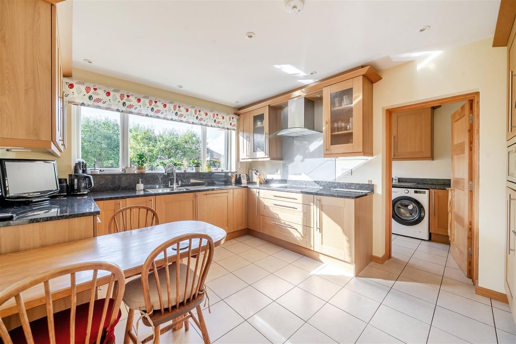 Property photo 3 of 25 1349358-4-68c2Fa4774573.Jpg