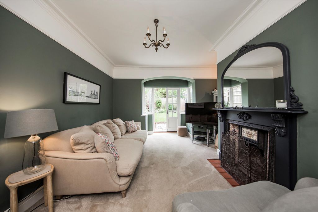 Property photo 3 of 18 Image