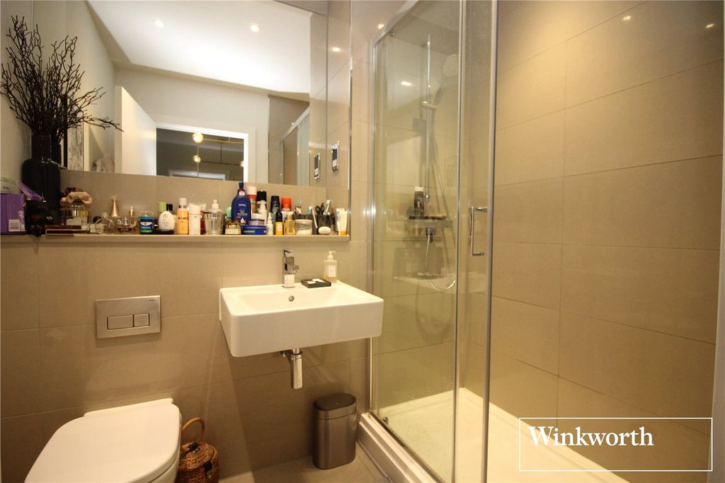 Additional image 10 of 2 bed flat for saleStation Road, Borehamwood, Hertfordshire WD6