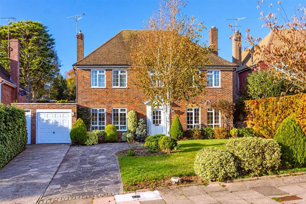 Property photo 1 of 17 Autumn Brick Home With Manicured Garden.Png