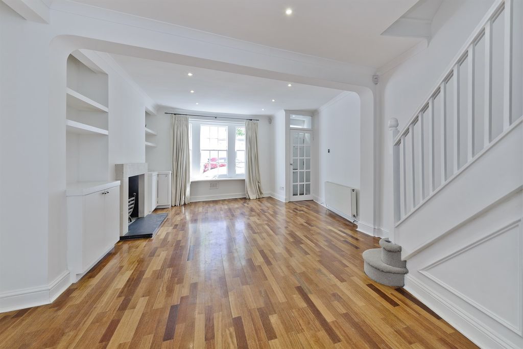 Property photo 1 of 9 (Main)