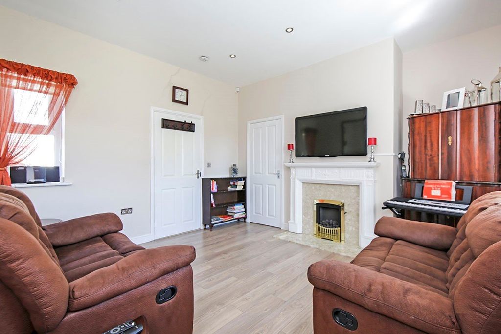 Property photo 2 of 8 Picture No. 06