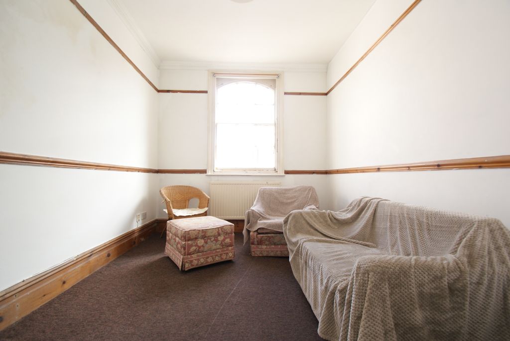 Property photo 2 of 6 Dsc01989.Jpg