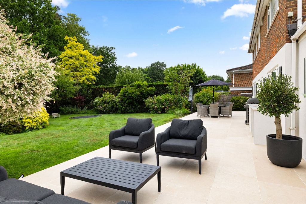 Property photo 2 of 14 Patio/Garden