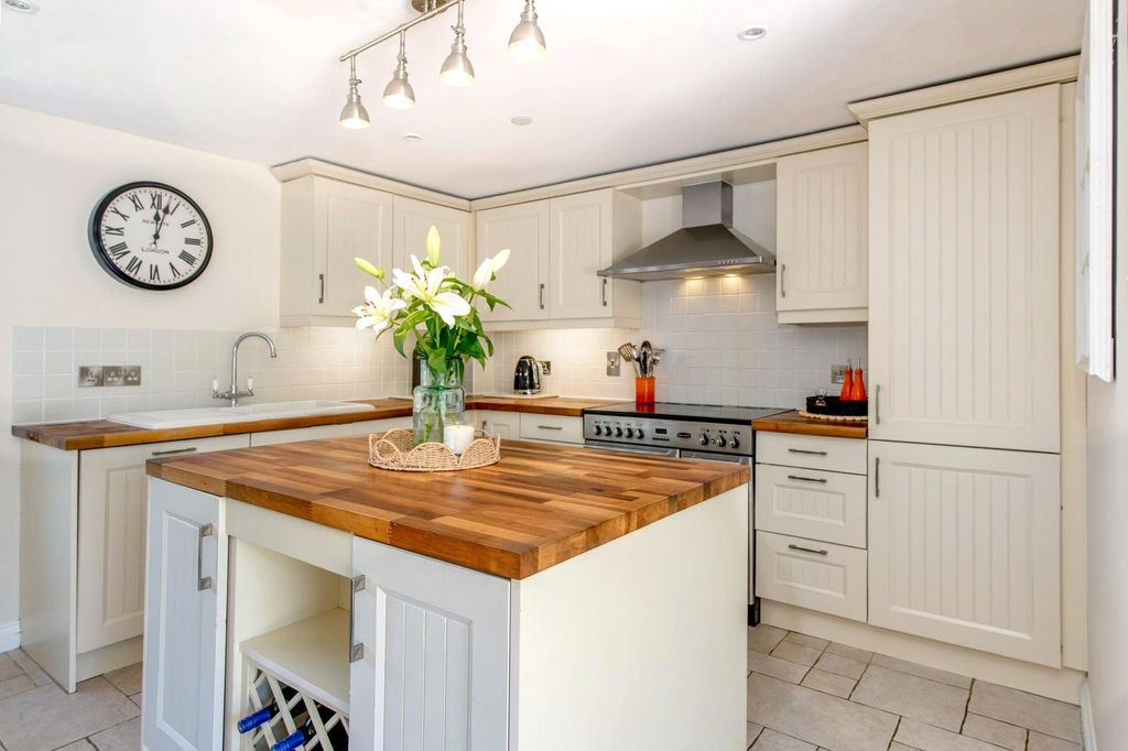 Property photo 3 of 30 Picture No. 21