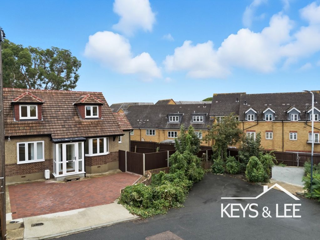 Property photo 2 of 16 4380252