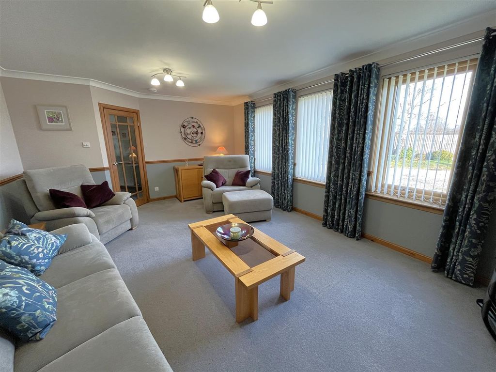 Property photo 2 of 28