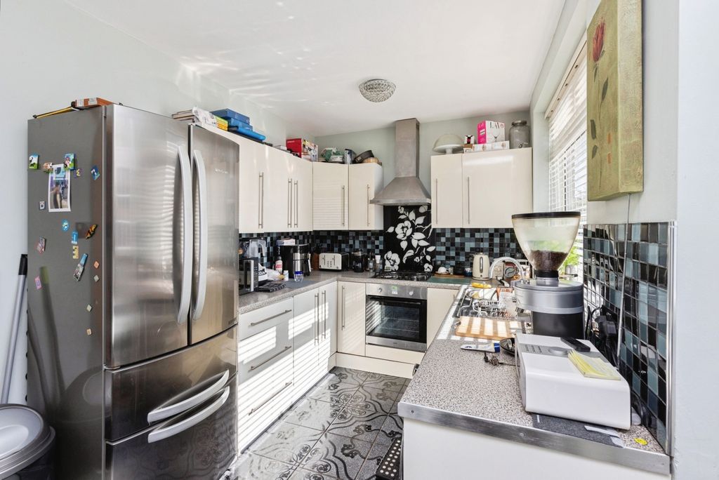 Property photo 3 of 19 Pbox-Img.Jpg