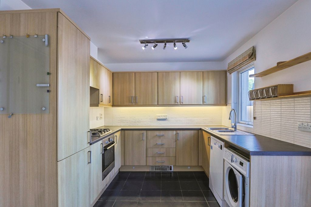 Property photo 3 of 16 Pbox-Img.Jpg