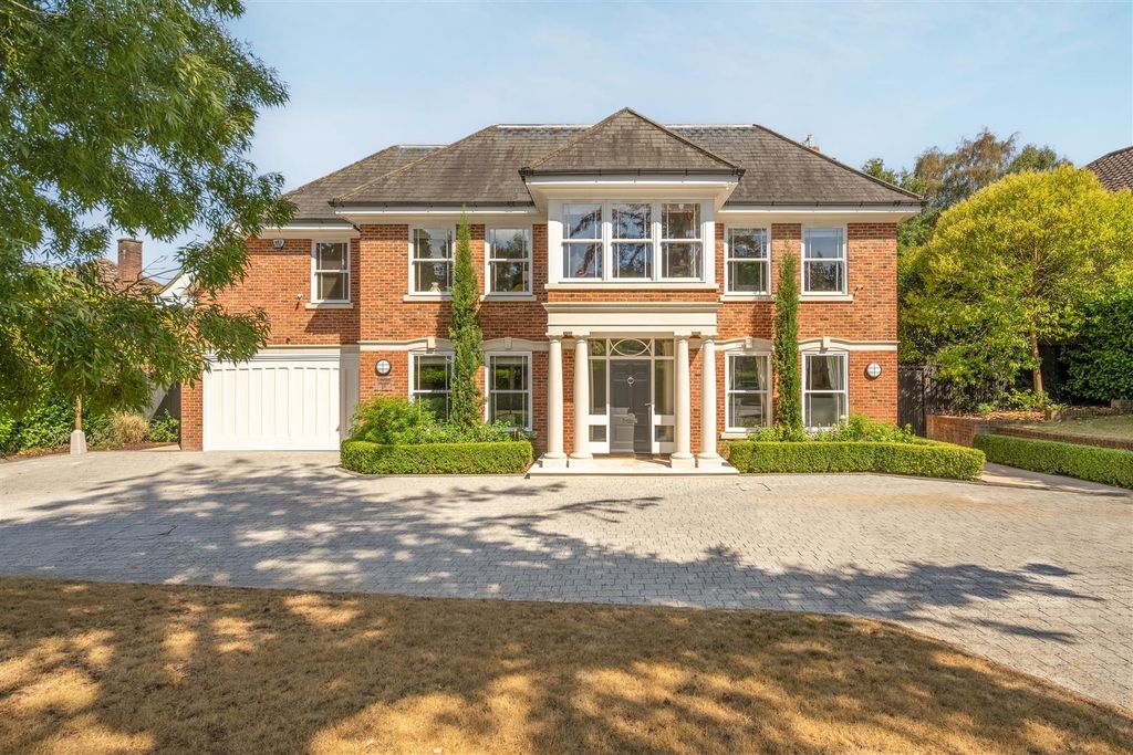 Property photo 1 of 18