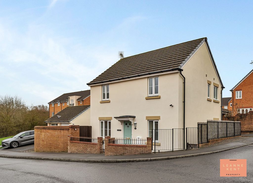 Property photo 1 of 36