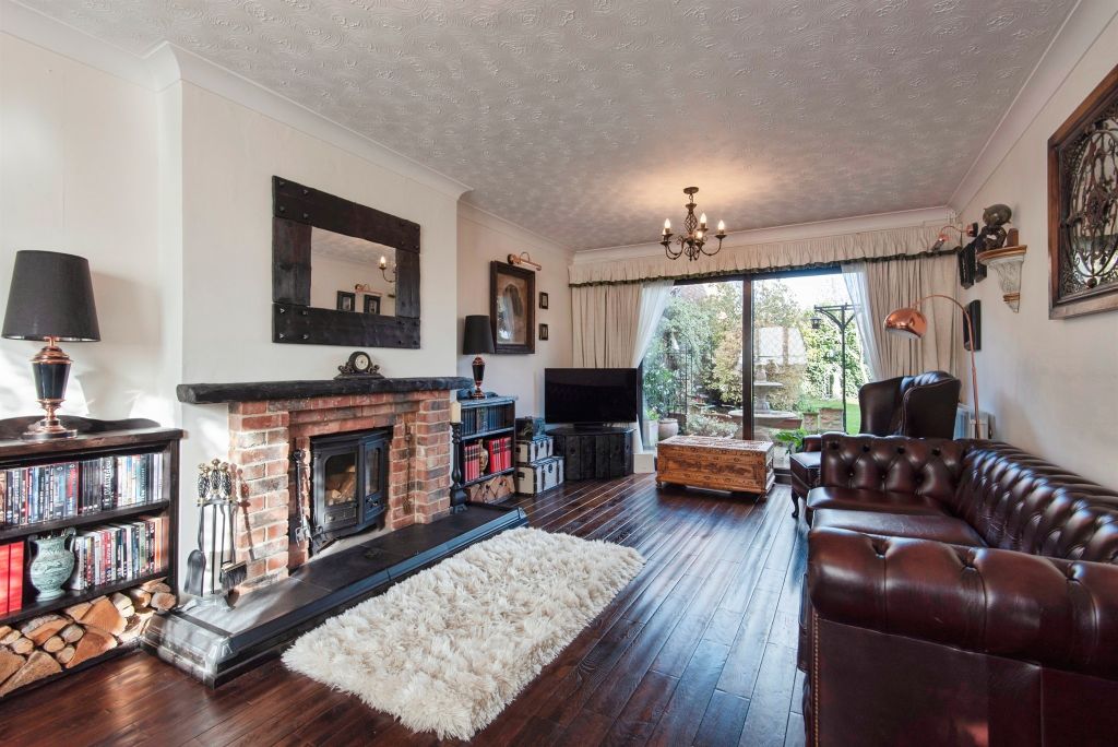 Property photo 2 of 23