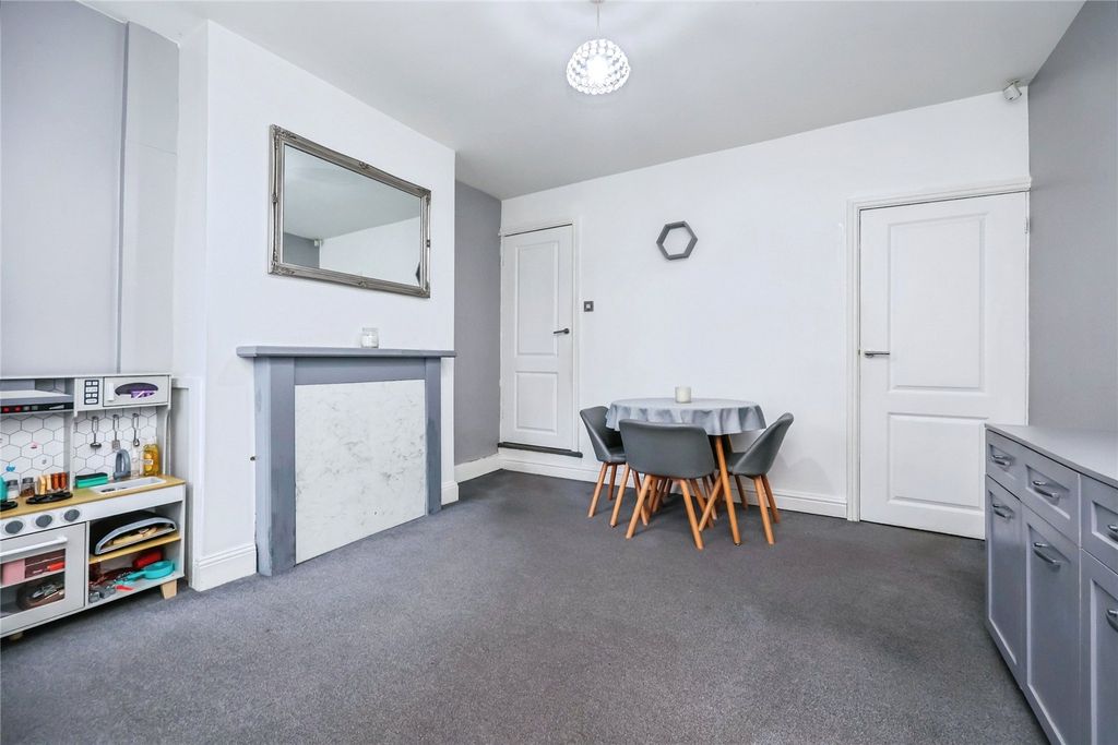 Property photo 3 of 16 Picture No. 22