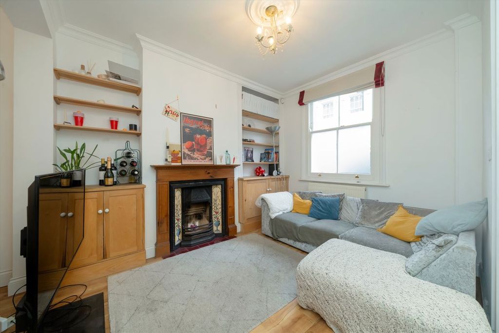Property photo 2 of 10