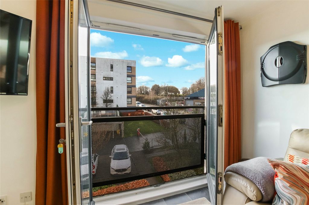 Property photo 3 of 14 3