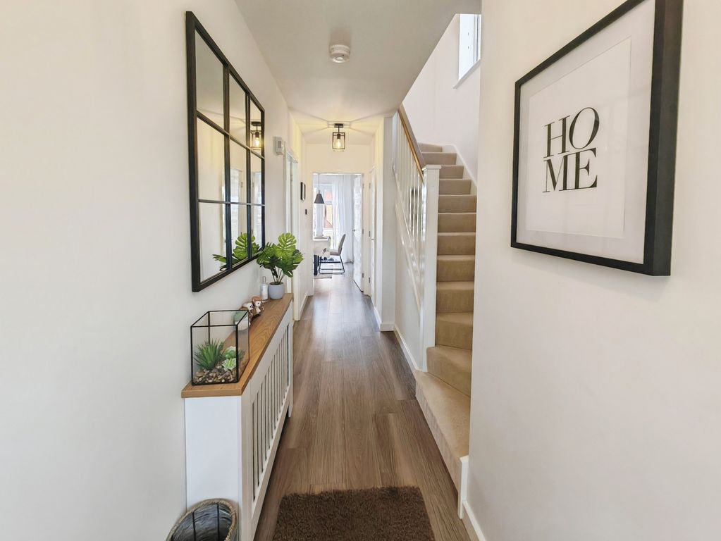 Property photo 2 of 25 Hallway