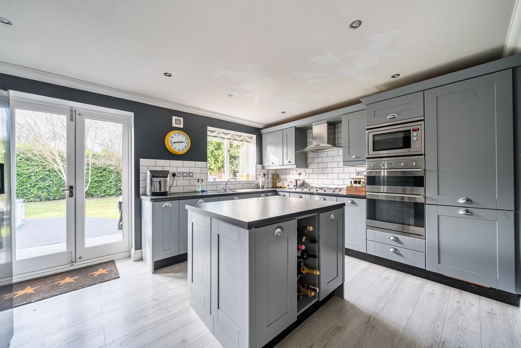 Property photo 2 of 20 1408675-22-698F3F...