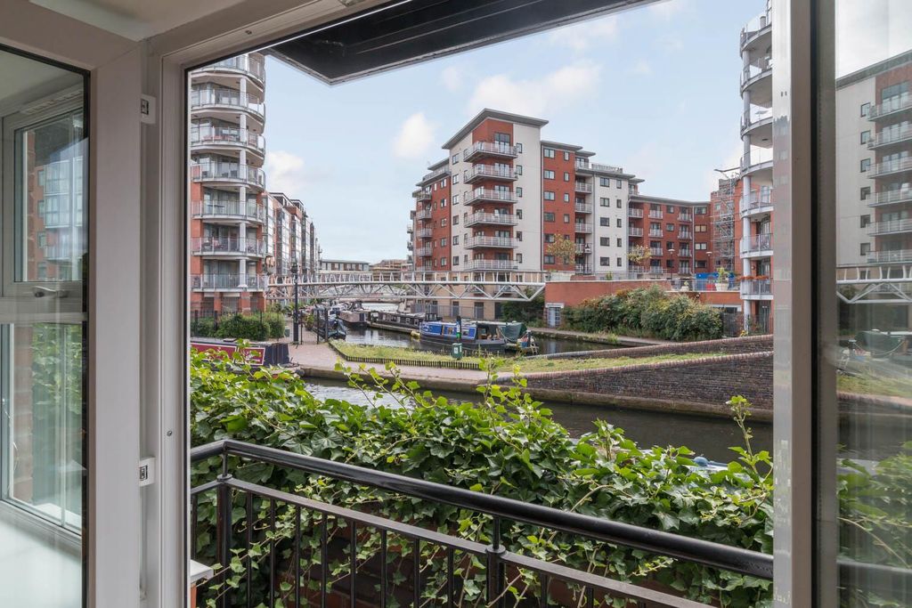 Property photo 3 of 11