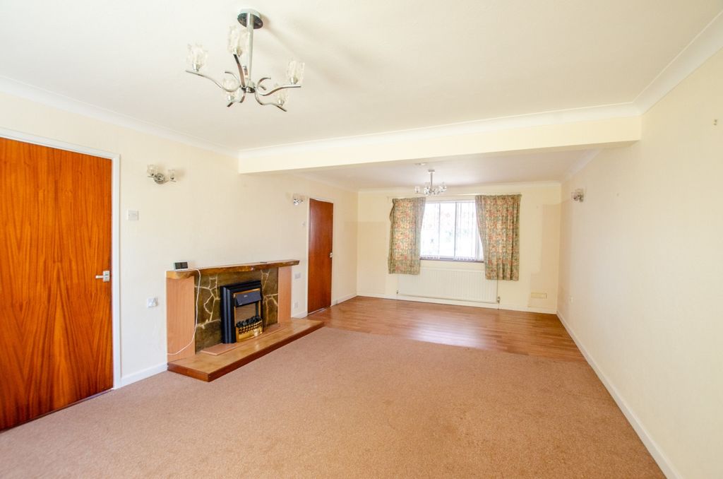 Property photo 3 of 10 1 Whitestone Crescent Tps Bodmin 01208 74182-07