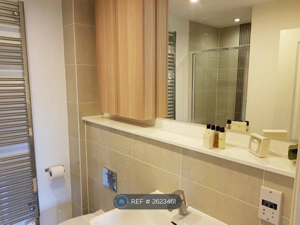 Property photo 2 of 13 Ensuite