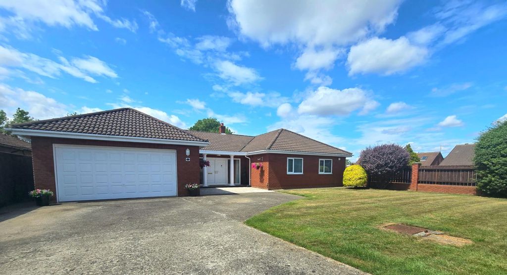 Property photo 1 of 34