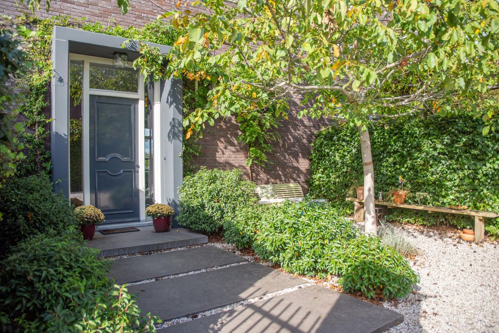 Property photo 3 of 71