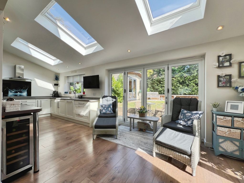 Property photo 3 of 24