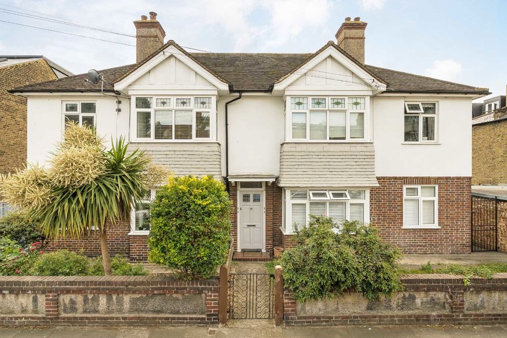 Property photo 1 of 6
