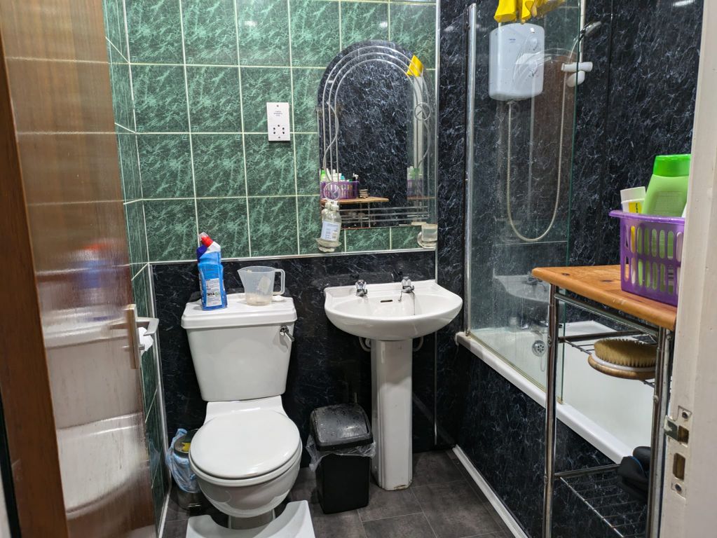 Property photo 3 of 5 Bathroom