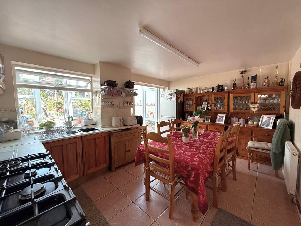 Property photo 3 of 15 Photo 14