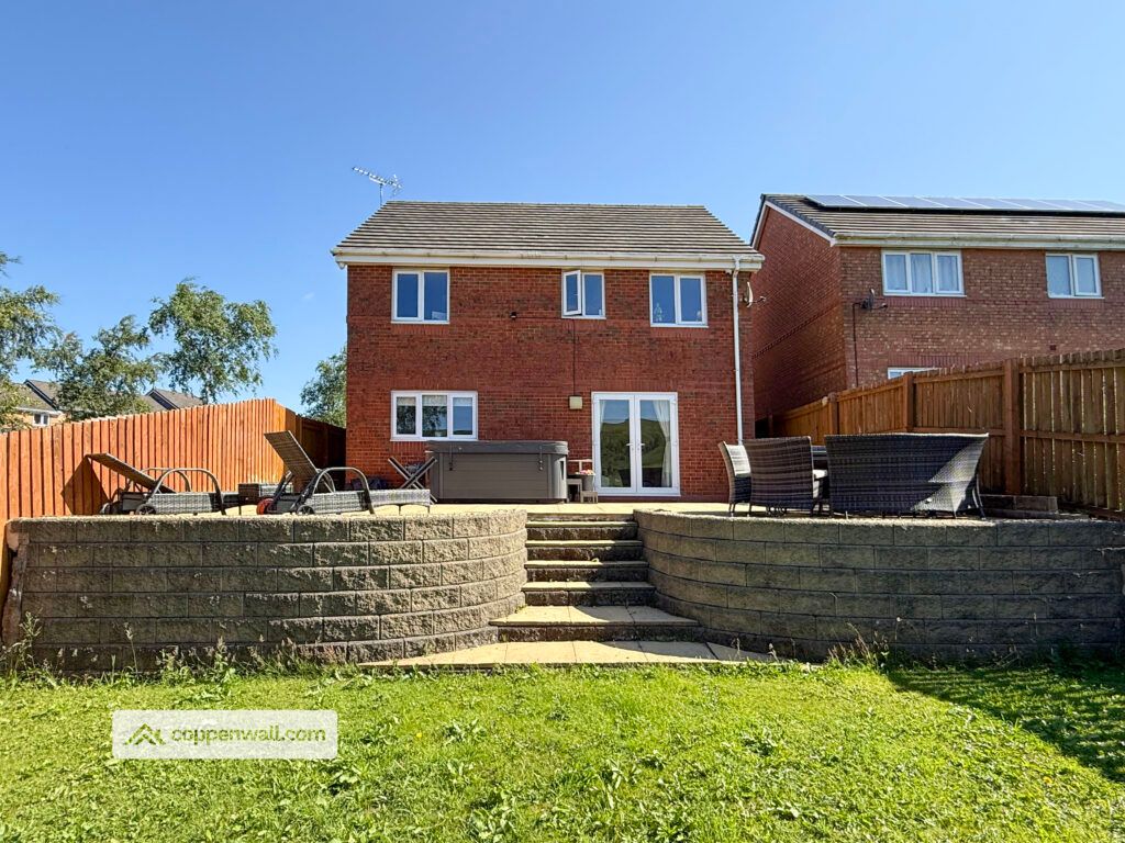 Property photo 2 of 27