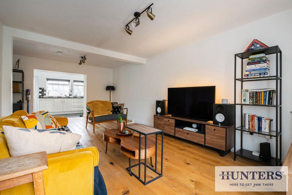 Property photo 2 of 18 Living Room