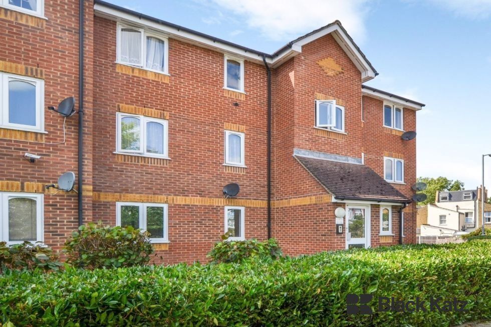 Property photo 1 of 4