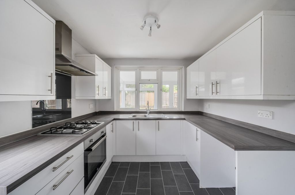 Property photo 3 of 13 1349629-25-68B85F...