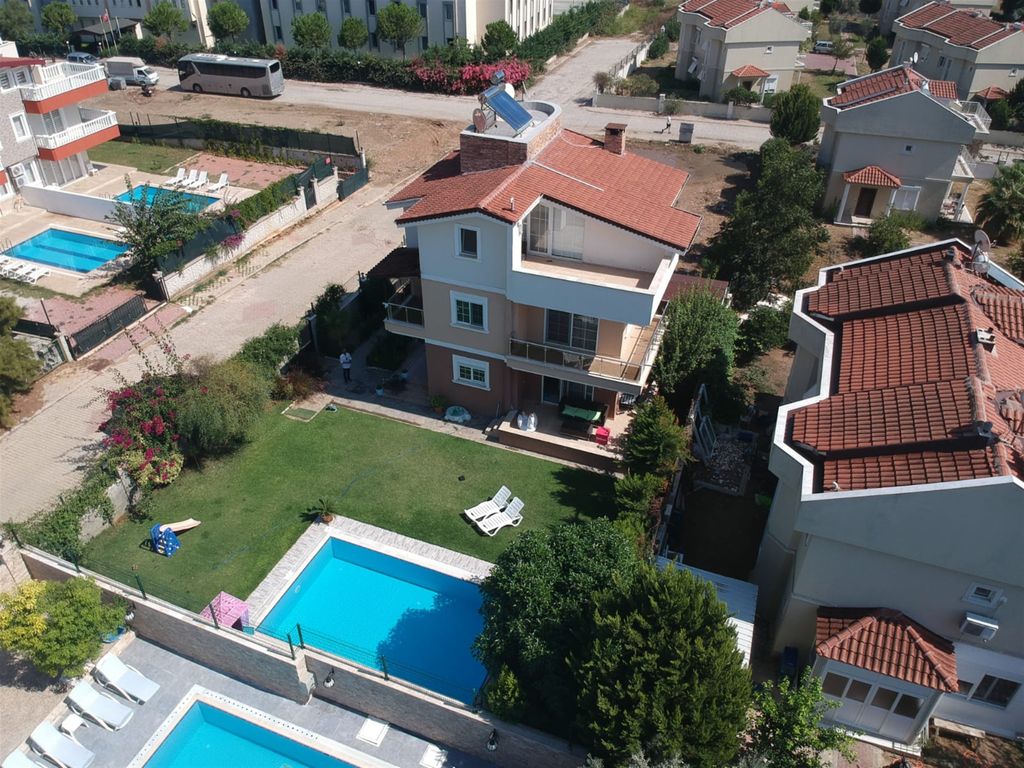 Property photo 2 of 14 Charming Villa For Sale In Antalya -Large Private Garden And Swimming Pool