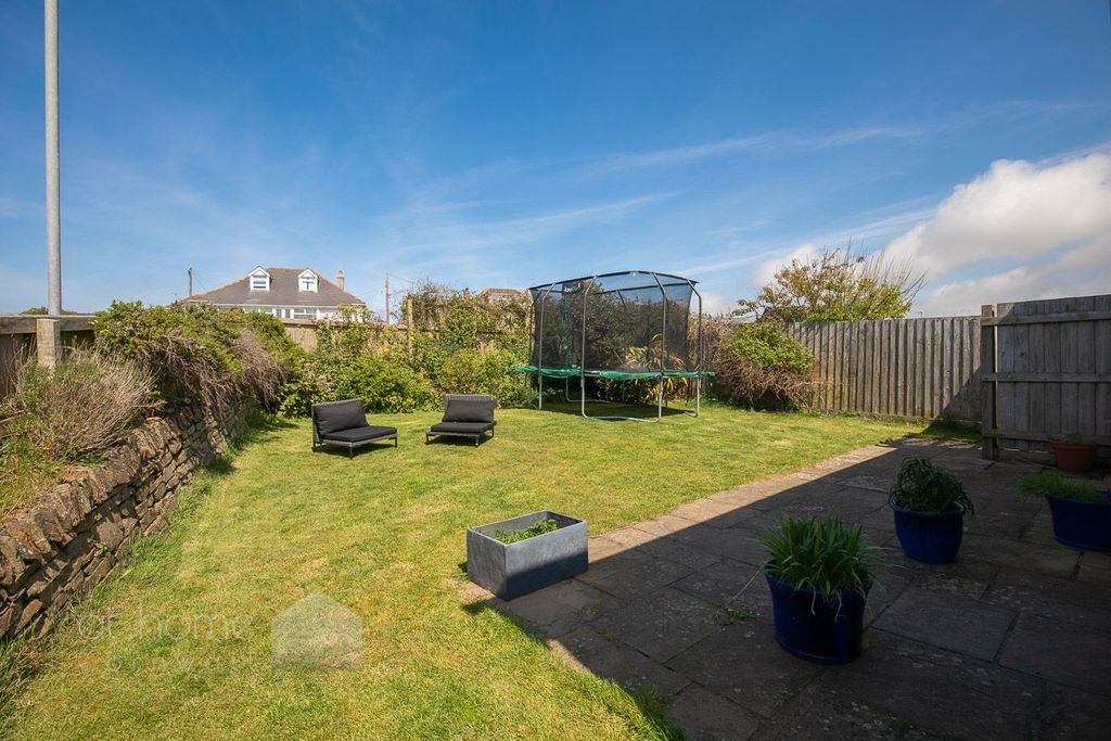 Property photo 3 of 31