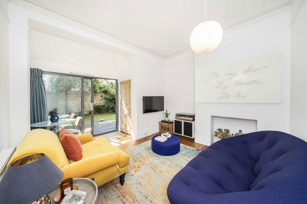 Property photo 2 of 6